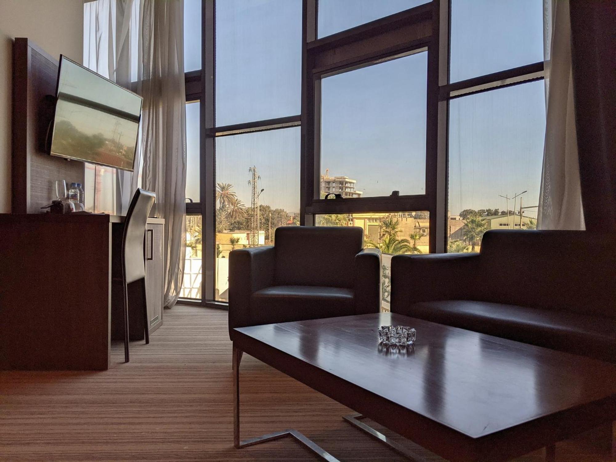 Le Zenith Hotel Orán Kültér fotó
