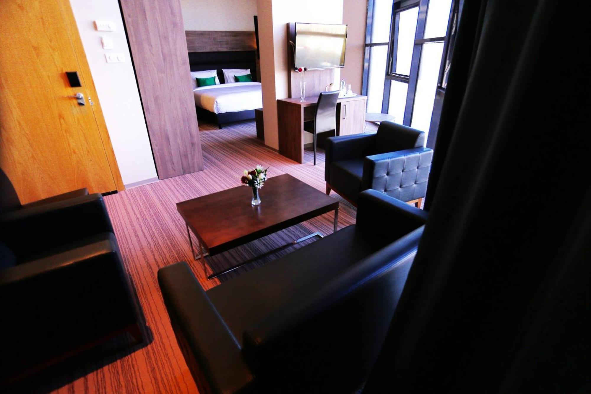 Le Zenith Hotel Orán Kültér fotó