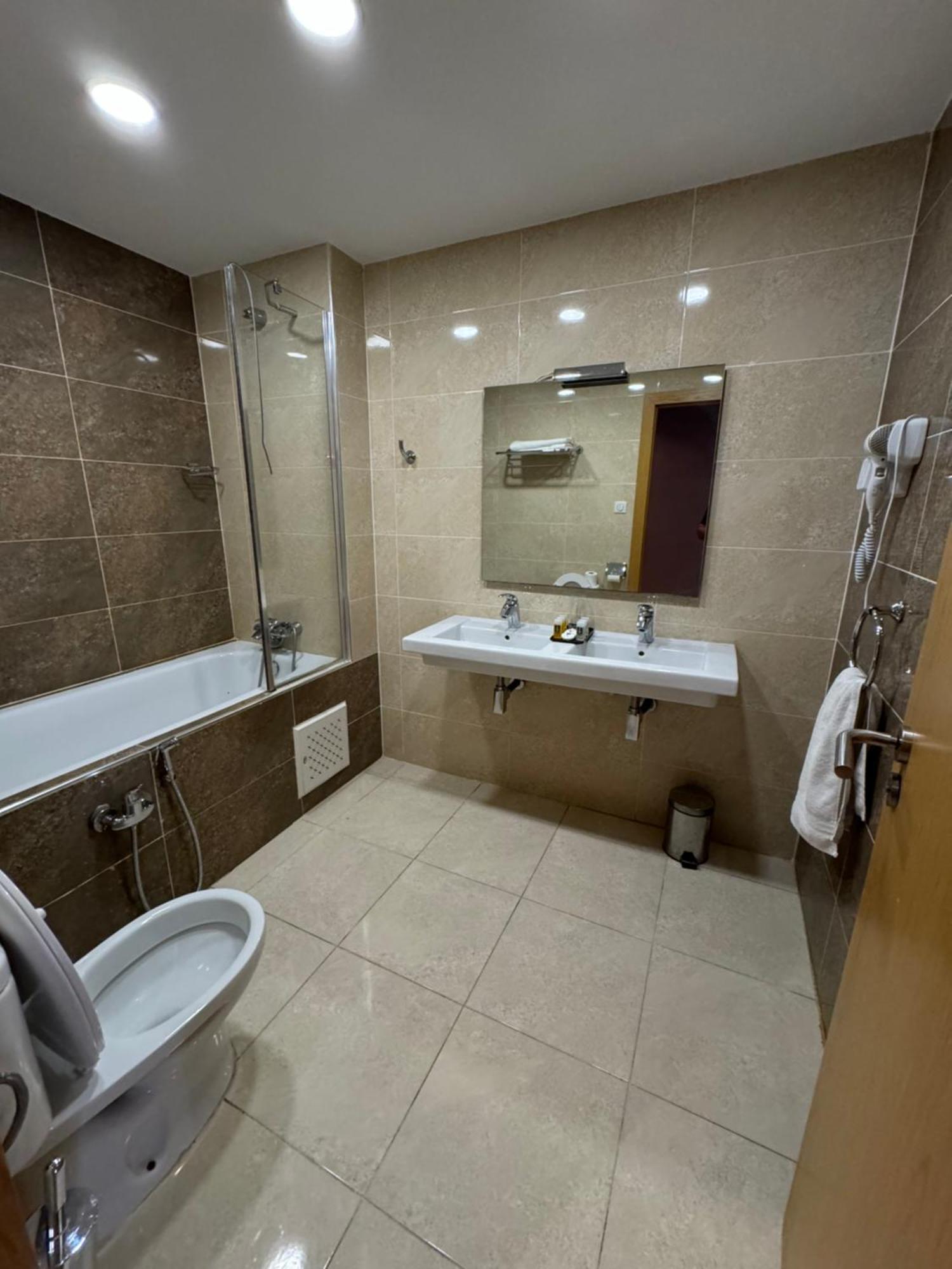 Le Zenith Hotel Orán Kültér fotó