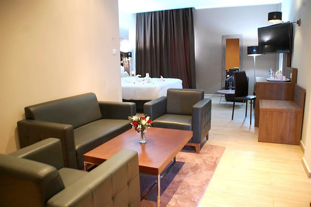 Le Zenith Hotel Orán Kültér fotó
